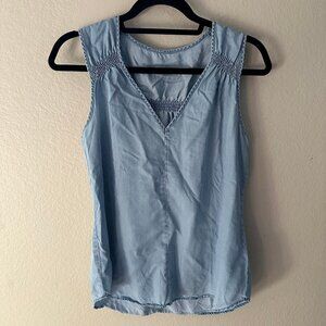 GAP V-Neck Blue Sleeveless Blouse Women's Top Size Medium